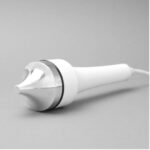 Ultrasonic head for eye area