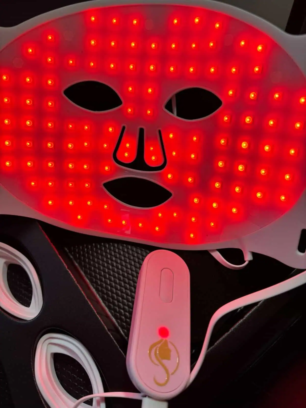 Silicone LED Mask + Vitamin ACE Product - Image 7