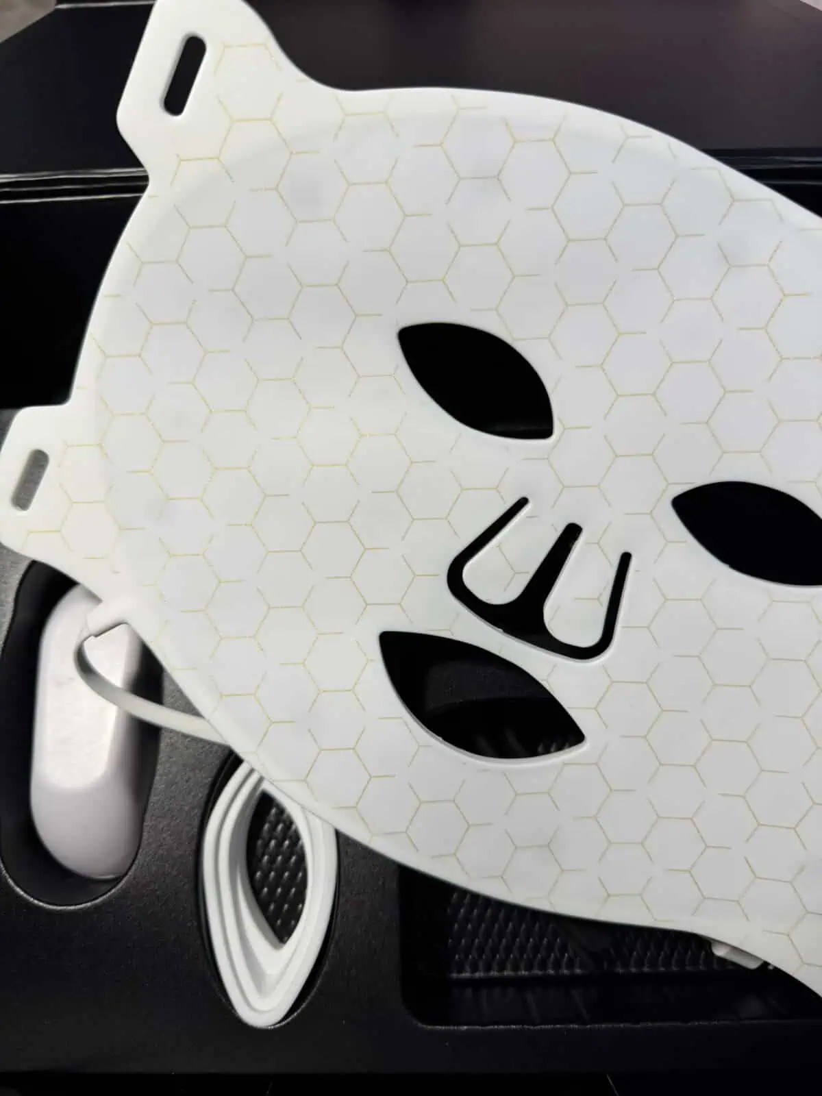 Silicone LED Mask + Vitamin ACE Product - Image 3