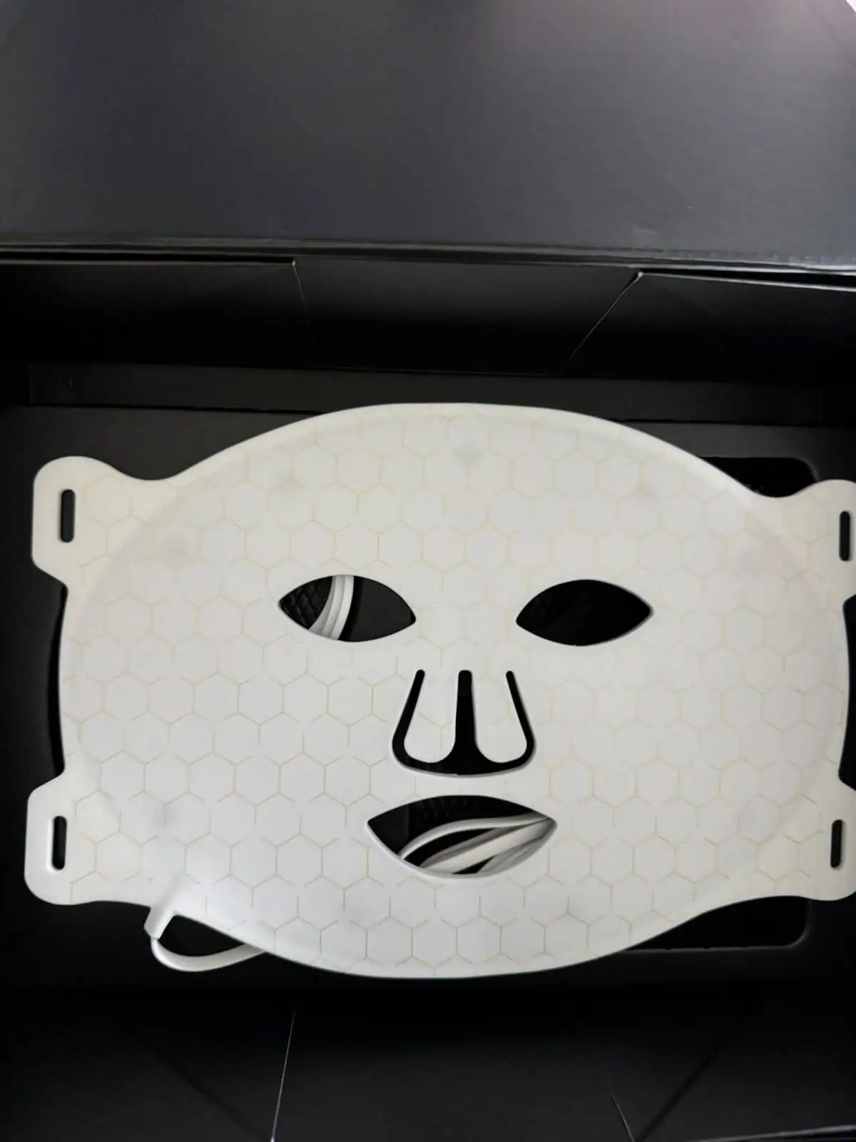 Silicone LED Mask + Vitamin ACE Product - Image 17